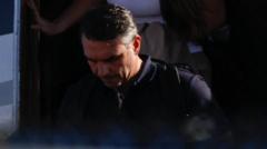 Após se declarar 'verdadeiro presidente do Brasil', Flávio muda carta e se diz 'líder do Brasil'; siga